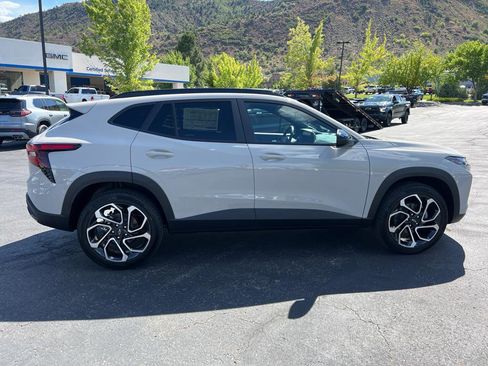 New 2026 Chevrolet Trax RS image 8