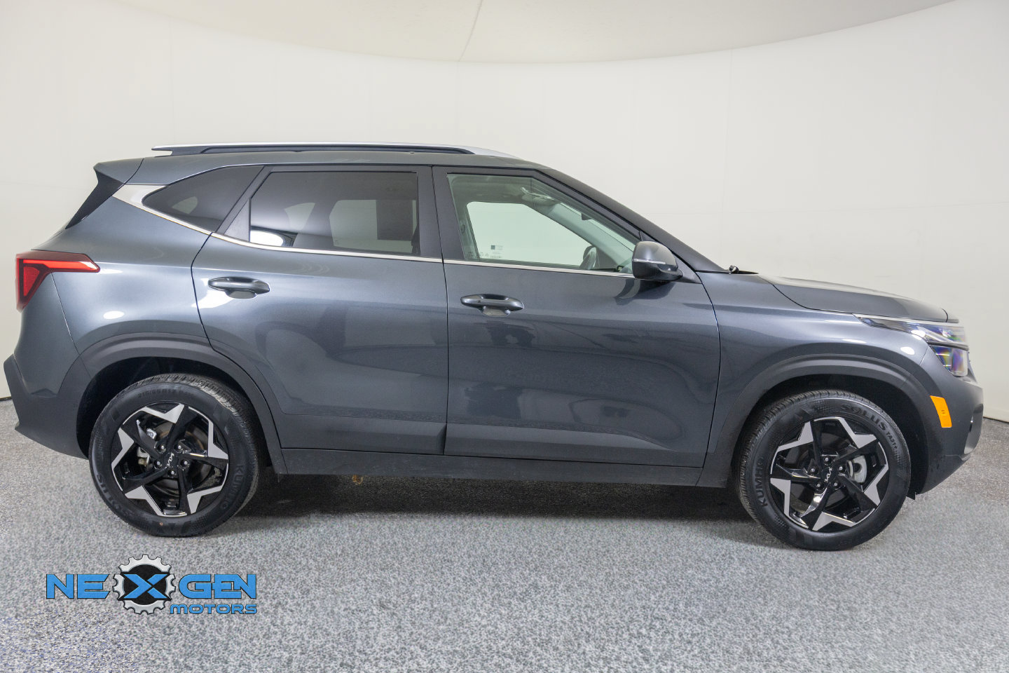 Used 2024 Kia Seltos EX AWD/4WD image 39
