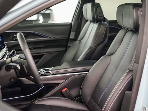 Used 2025 Cadillac Lyriq Sport image 17