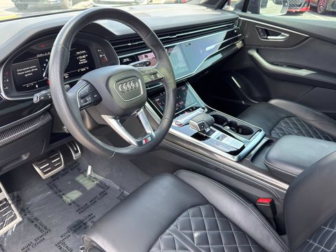 Certified 2024 Audi SQ7 Premium Plus w/ Carbon Package AWD/4WD image 12