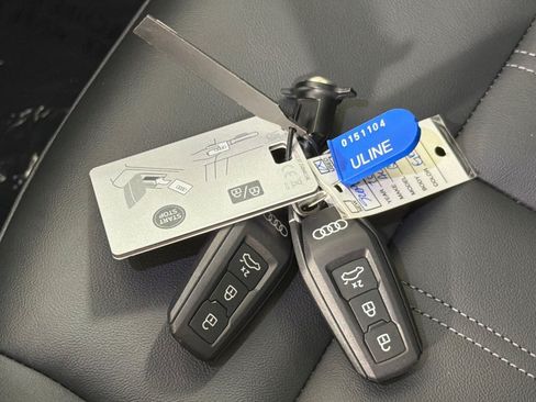 Used 2025 Audi Q5 Premium w/ Convenience Package AWD/4WD image 25