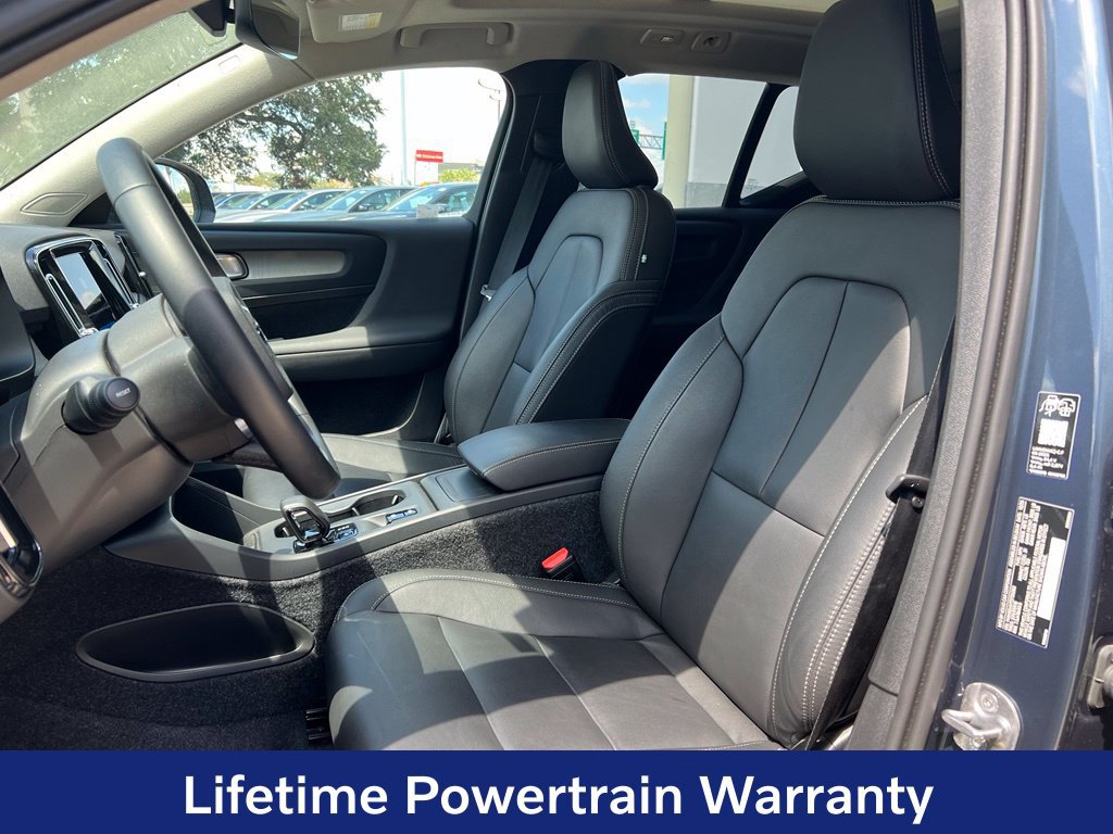 Certified 2026 Volvo XC40 B4 Core FWD image 12