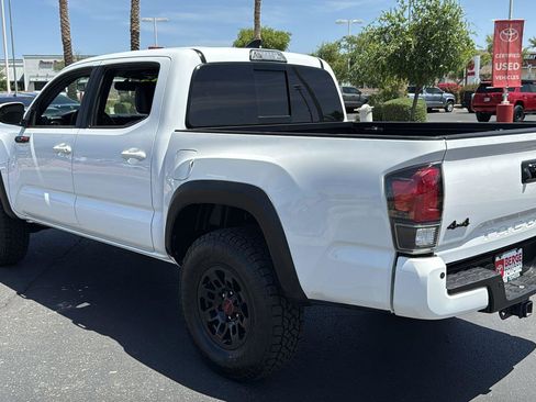 Used 2017 Toyota Tacoma TRD Pro AWD/4WD image 5