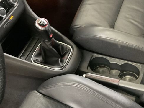 Used 2011 Volkswagen GTI Autobahn FWD image 17
