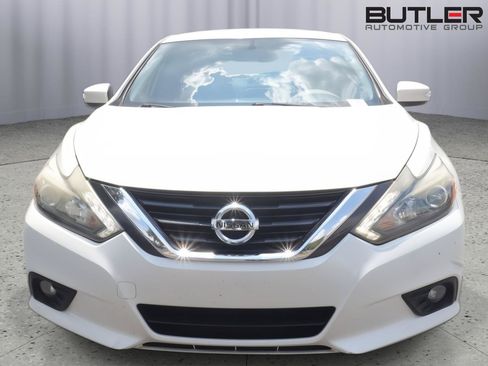 Used 2016 Nissan Altima 2.5 SL w/ 2.5 Technology w/LED Package FWD image 2