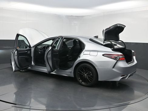 Used 2022 Toyota Camry SE FWD image 37