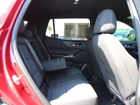 Used 2026 Chevrolet Equinox LT w/ LPO, Floor Liner Package AWD/4WD image 31