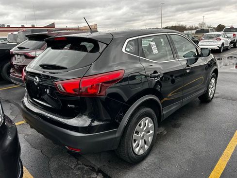 Used 2019 Nissan Rogue Sport S image 3