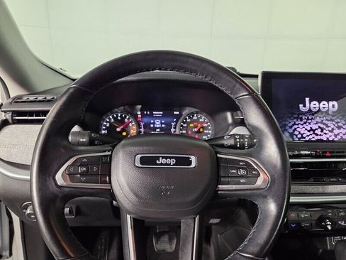 Certified 2022 Jeep Compass Latitude image 32