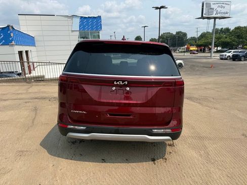 Certified 2023 Kia Carnival LX FWD image 7