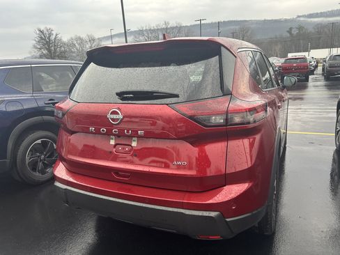Used 2025 Nissan Rogue SV image 7