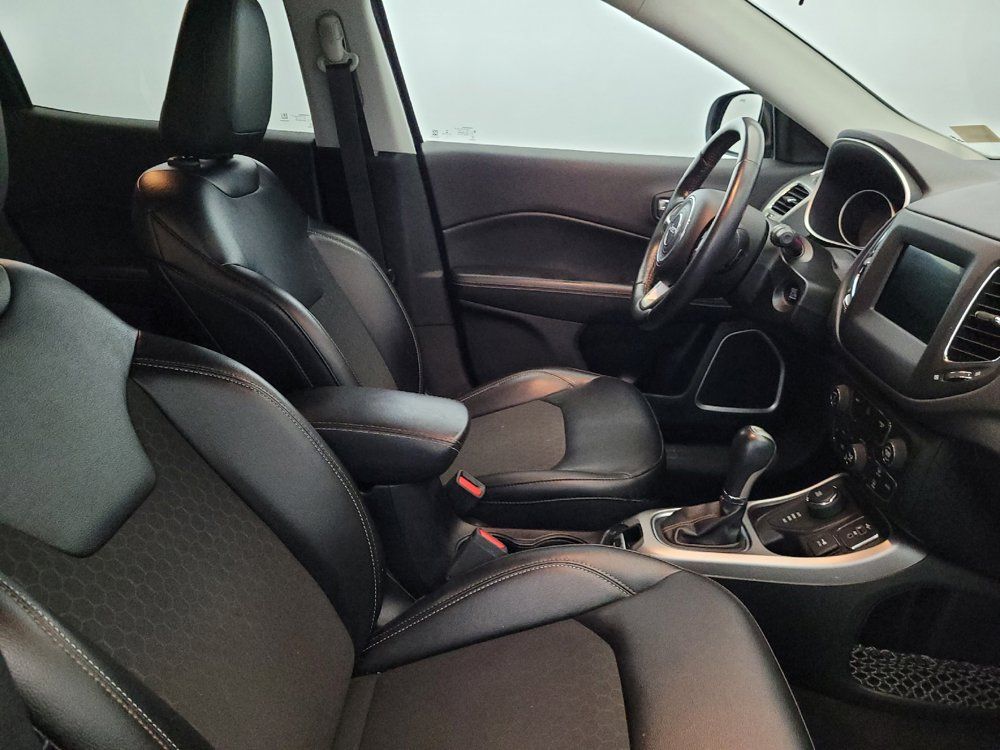 Used 2019 Jeep Compass Latitude w/ Cold Weather Group AWD/4WD image 21