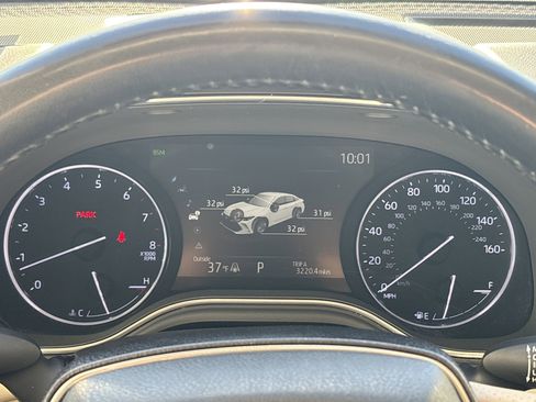 Used 2020 Toyota Avalon Limited image 21