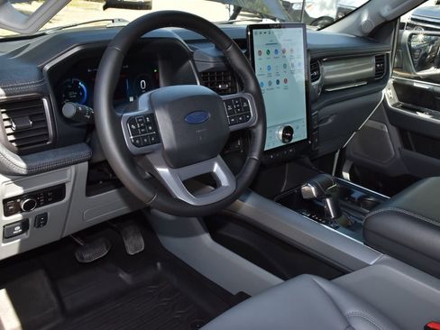 Used 2025 Ford F150 Lightning Flash AWD/4WD image 28