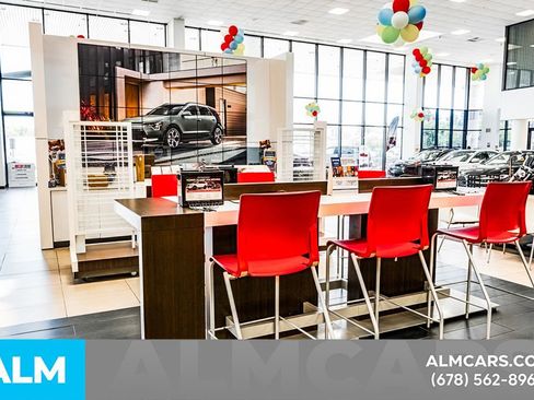 Used 2025 Hyundai Elantra SE image 73