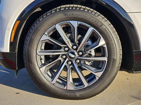 New 2025 Cadillac Lyriq Sport image 12