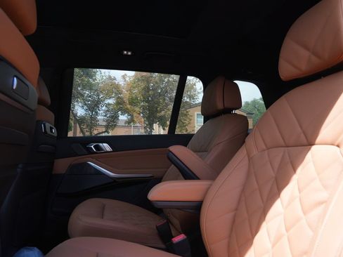 New 2027 BMW X7 xDrive40i w/ M Sport Package AWD/4WD image 15