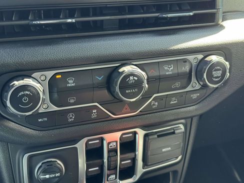 New 2026 Jeep Gladiator Sport AWD/4WD image 14