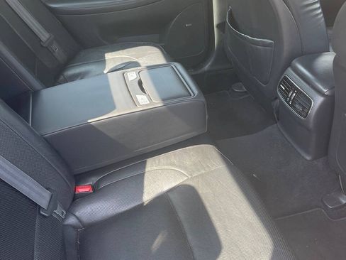 Used 2013 Hyundai Genesis 3.8 w/ Premium Pkg RWD image 7
