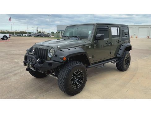 Used 2015 Jeep Wrangler Unlimited Rubicon w/ Dual Top Group AWD/4WD image 4