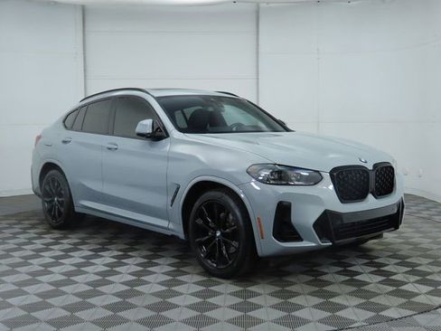 Used 2023 BMW X4 xDrive30i w/ M Sport Package image 3