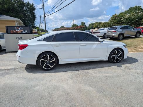 Used 2019 Honda Accord Sport image 4