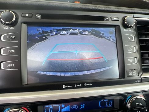 Used 2019 Toyota Highlander XLE AWD/4WD image 55