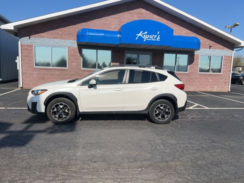 Used 2019 Subaru Crosstrek 2.0i Premium w/ Moonroof Package image 3