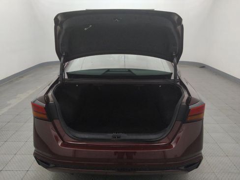 Used 2025 Nissan Altima 2.5 SV FWD image 29