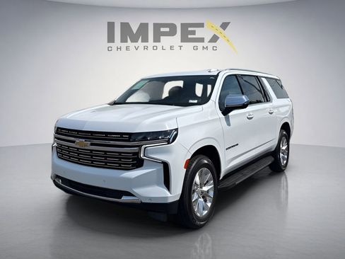 Used 2023 Chevrolet Suburban Premier RWD image 1