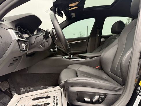 Used 2019 BMW 530i xDrive AWD/4WD image 14