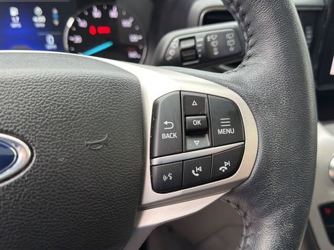 Used 2022 Ford Explorer XLT w/ Equipment Group 202A AWD/4WD image 15