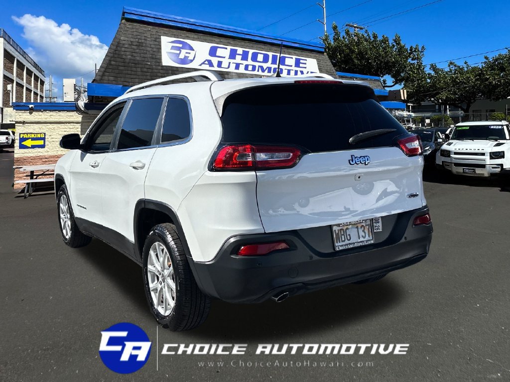 Used 2017 Jeep Cherokee Latitude w/ Comfort/Convenience Group FWD image 5
