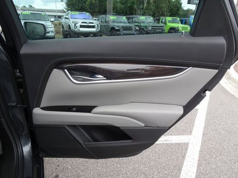 Used 2016 Cadillac XTS Luxury image 20