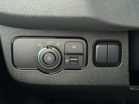 Used 2021 Mercedes-Benz Sprinter 2500 w/ Driver Convenience Package image 15