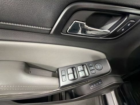 Used 2016 Chevrolet Suburban LT RWD image 24