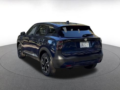 Used 2025 Nissan Kicks SV image 11