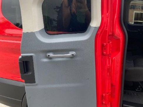 Used 2019 Ford Transit 150 XL image 9