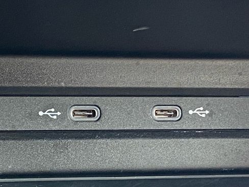 Certified 2023 Volkswagen Tiguan SE w/ Panoramic Sunroof Package AWD/4WD image 17