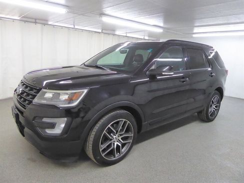 Used 2016 Ford Explorer Sport w/ Equipment Group 401A image 3