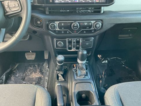 Used 2024 Jeep Wrangler Sport S image 10