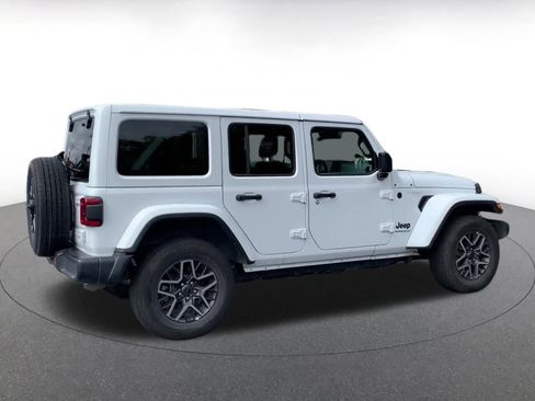 Used 2025 Jeep Wrangler Sahara image 15