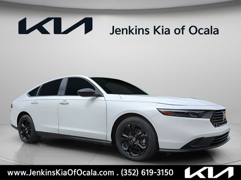 Used 2025 Honda Accord SE image 1