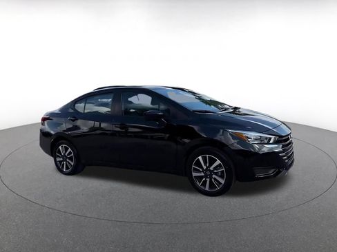 Used 2025 Nissan Versa SV FWD image 2