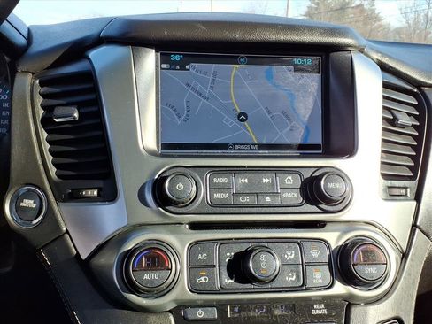 Used 2019 Chevrolet Suburban LT image 20