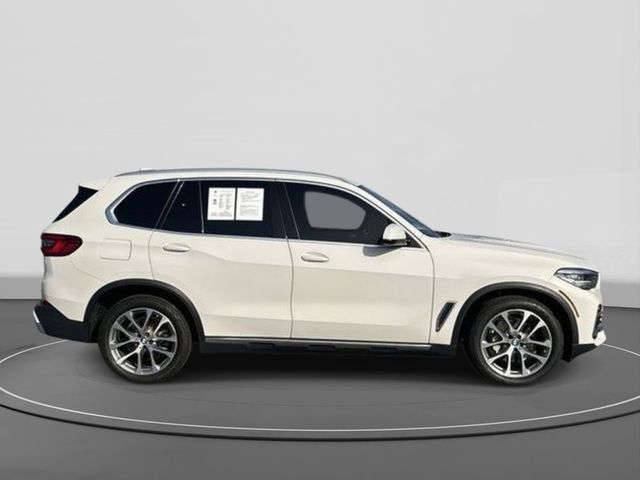 Used 2019 BMW X5 xDrive40i w/ Convenience Package AWD/4WD image 3