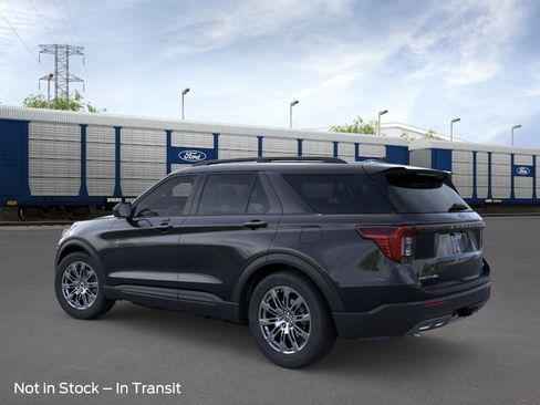 New 2026 Ford Explorer Active AWD/4WD image 4