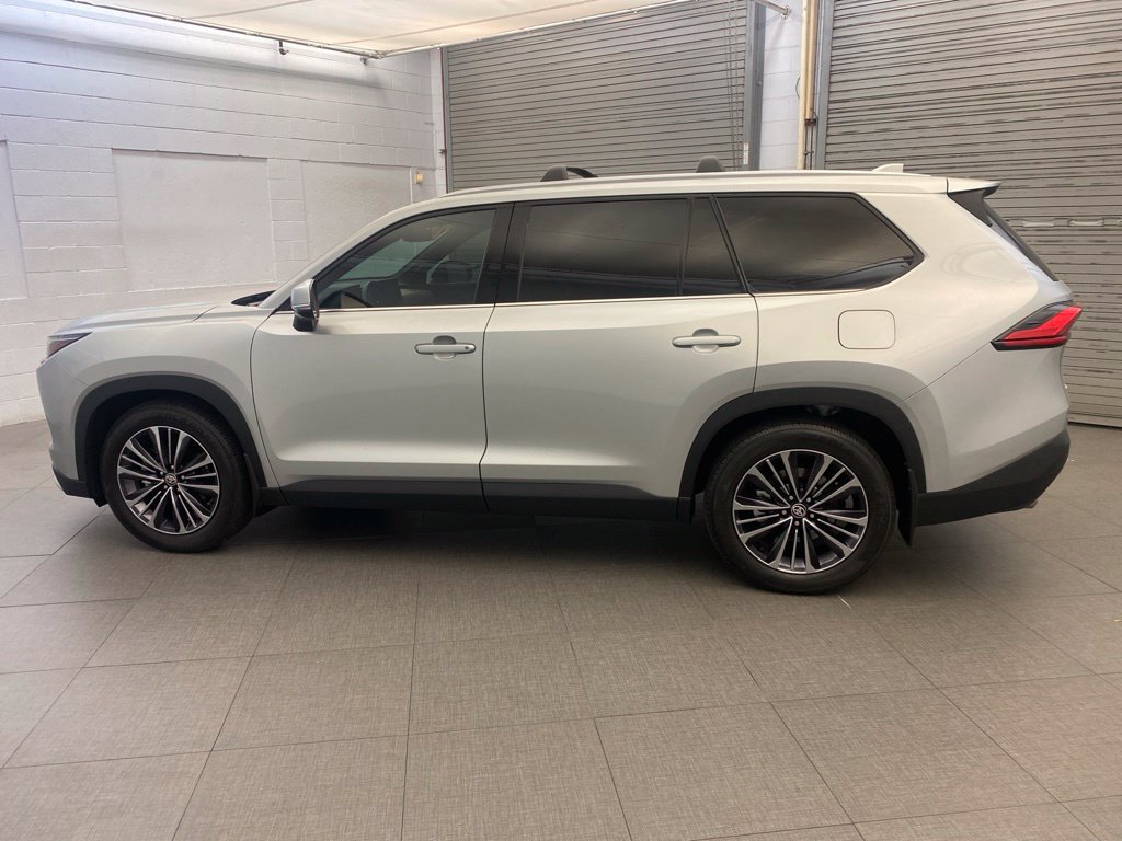 Used 2024 Toyota Grand Highlander AWD Hybrid image 5