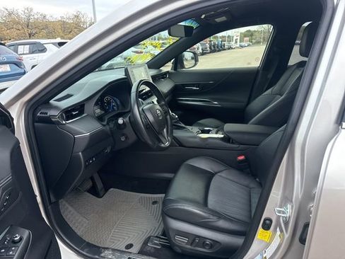 Used 2021 Toyota Venza XLE image 21