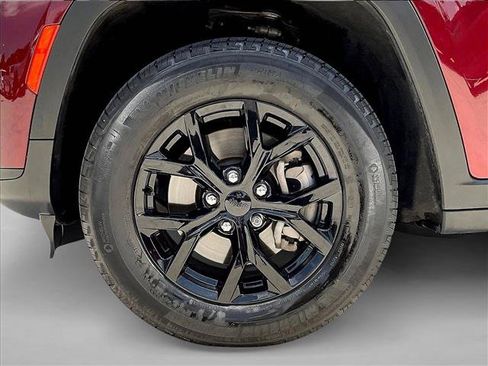 Used 2025 Jeep Grand Cherokee L Altitude RWD image 9